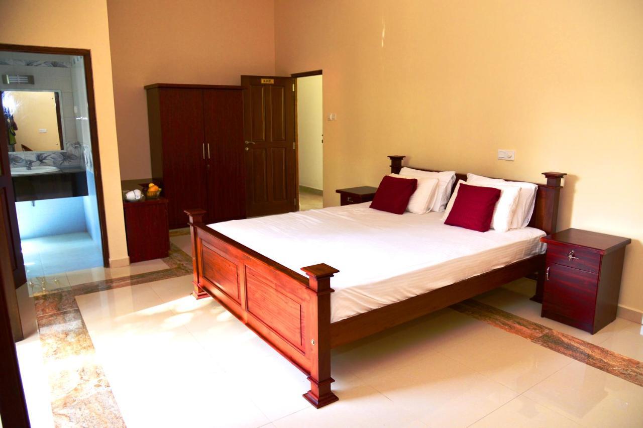 Little Villa Hotel วัดดูวา ภายนอก รูปภาพ